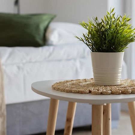 Ursus Sunny Studio For 4 Guests With Parking & Balcony By Noclegi Renters Warszawa Zewnętrze zdjęcie