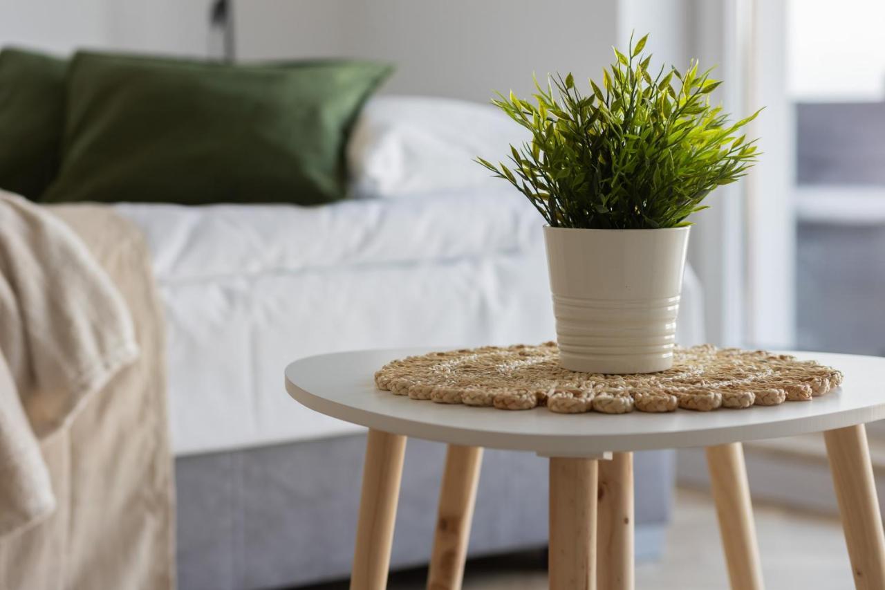Ursus Sunny Studio For 4 Guests With Parking & Balcony By Noclegi Renters Warszawa Zewnętrze zdjęcie
