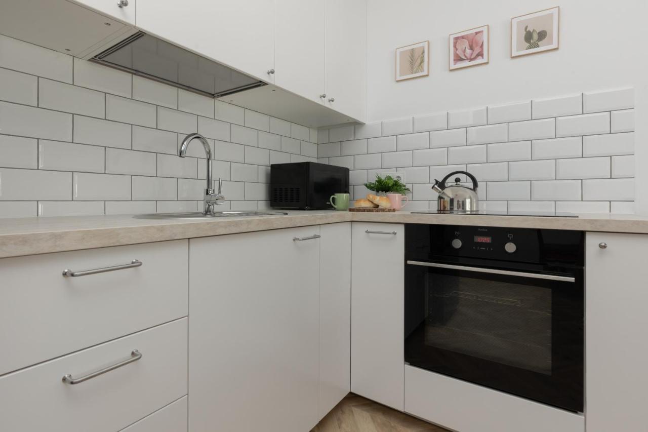 Ursus Sunny Studio For 4 Guests With Parking & Balcony By Noclegi Renters Warszawa Zewnętrze zdjęcie