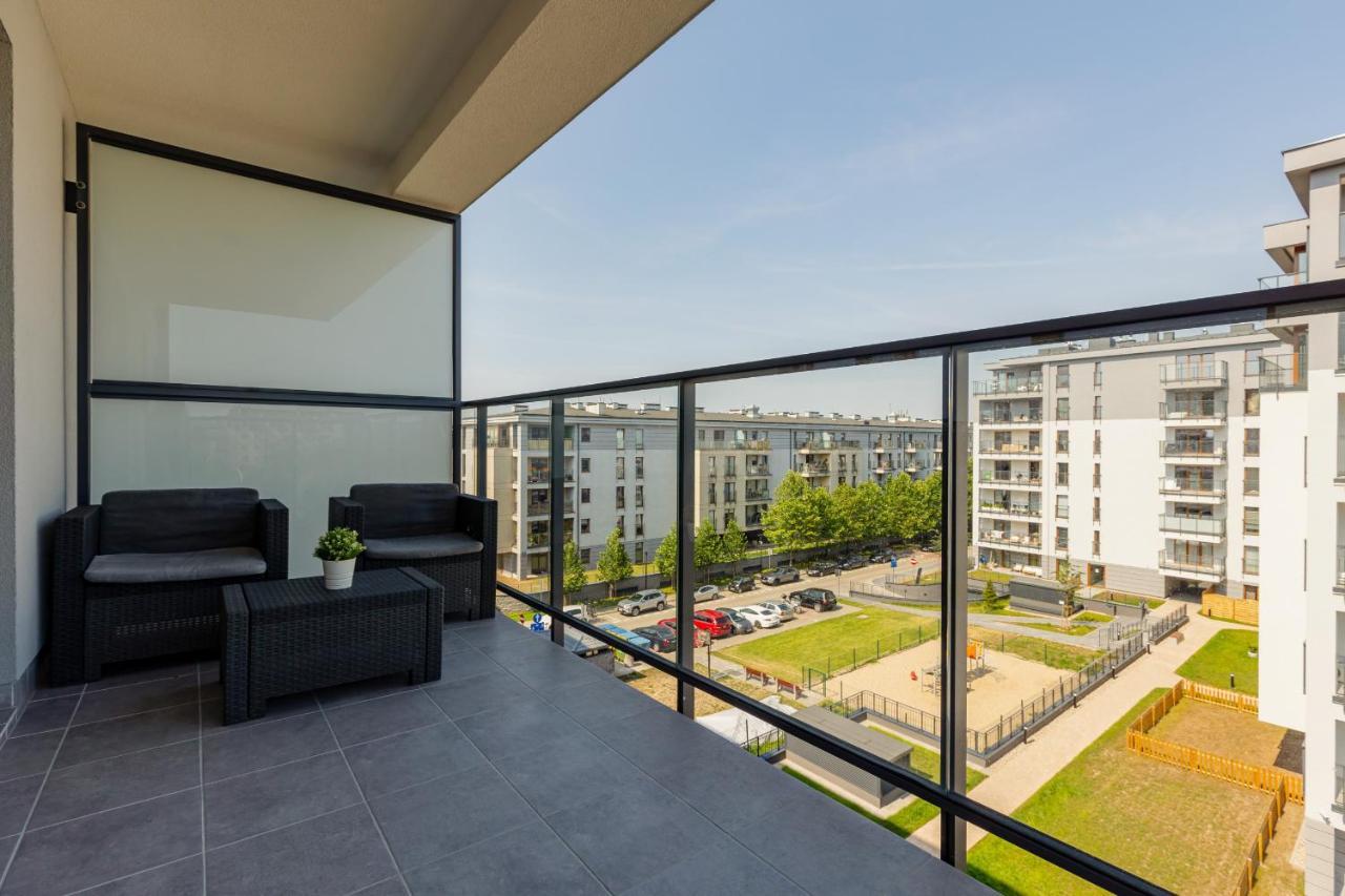 Ursus Sunny Studio For 4 Guests With Parking & Balcony By Noclegi Renters Warszawa Zewnętrze zdjęcie